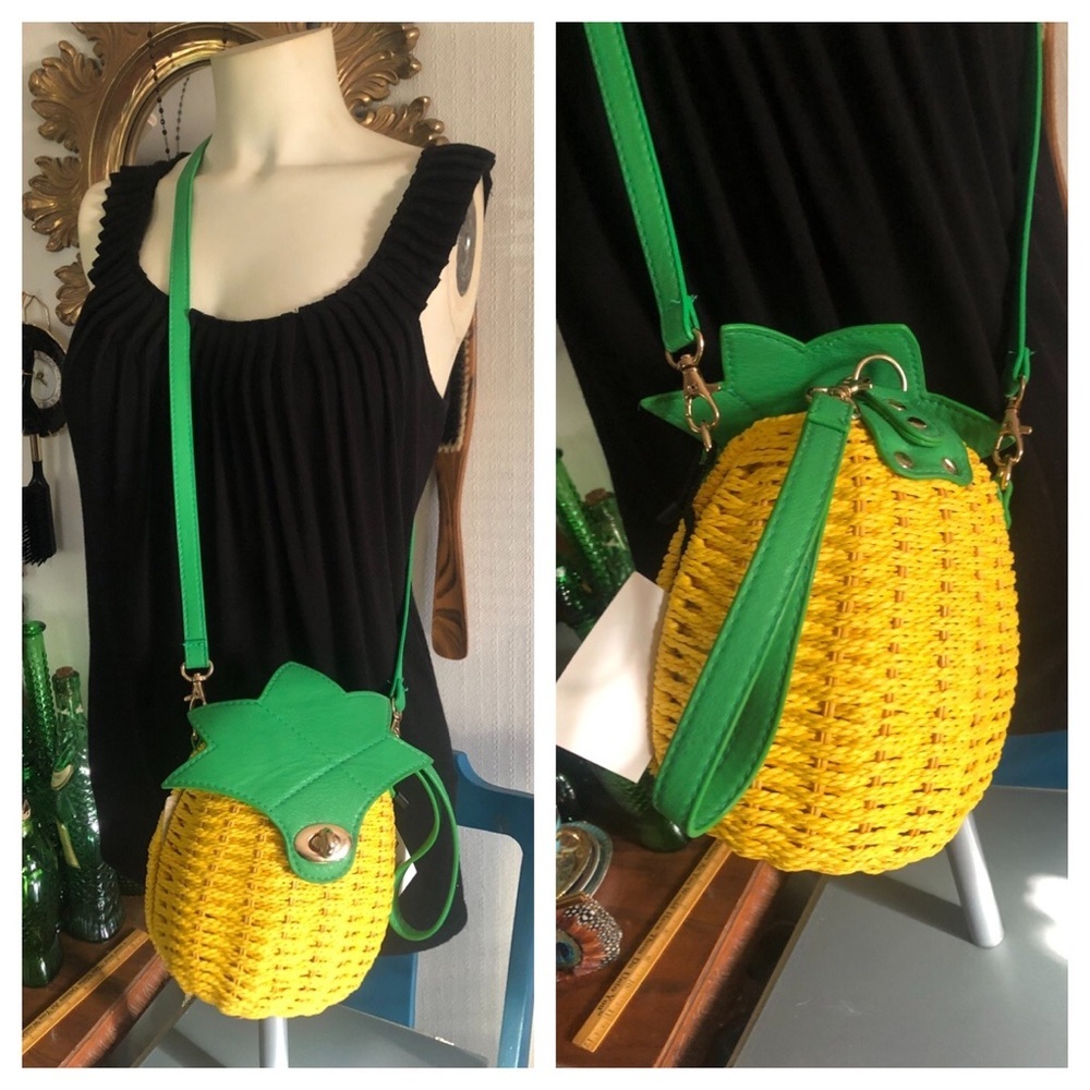 Wicker Pineapple Crossbody Wristlet